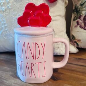 NWT RAE DUNN PINK CANDY HEARTS TOPPER MUG